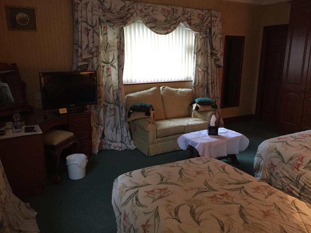 Hotel Caldhame House Crumlin  Exterior foto